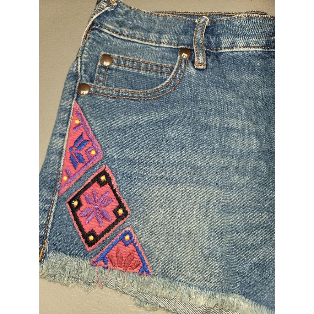 Free People Jean Shorts 25 Aztec MiNT - Picture 3 of 5